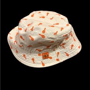 Hooters bucket hat